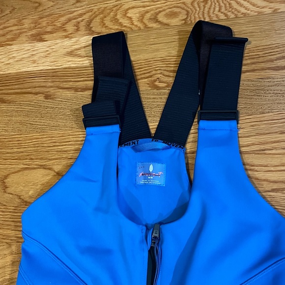 Free People MOVEMENT Powder Vixen Soft Shell Snow Bib Size Medium NWOT - Picture 7 of 16